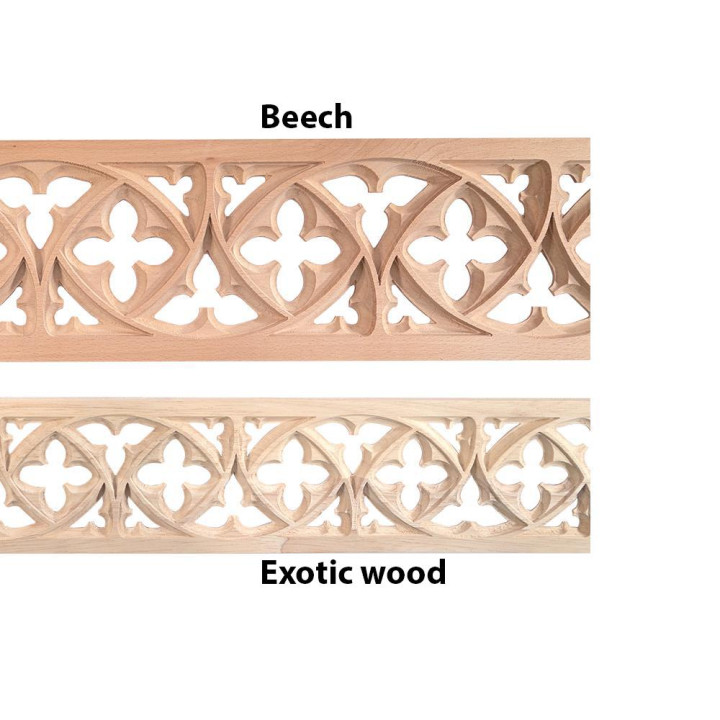 Houten houtsnijwerk in gotische stijl, decoratief houten lijstwerk
