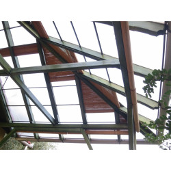 Wintergartenbeschattung mit Bambus Rollo unter Glasdach