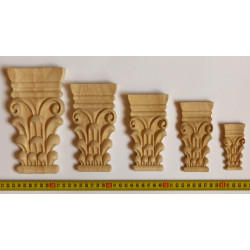 Carved capital mouldings in multiple sizes