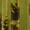 Mur de bambou vert collé sur un surface en textile