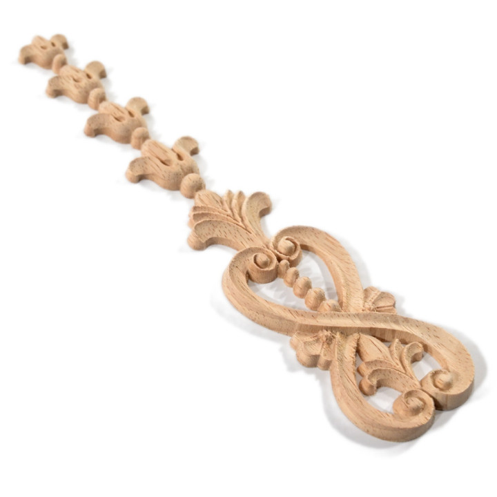 Moulding for panelling in multiple sizes with floral patterns