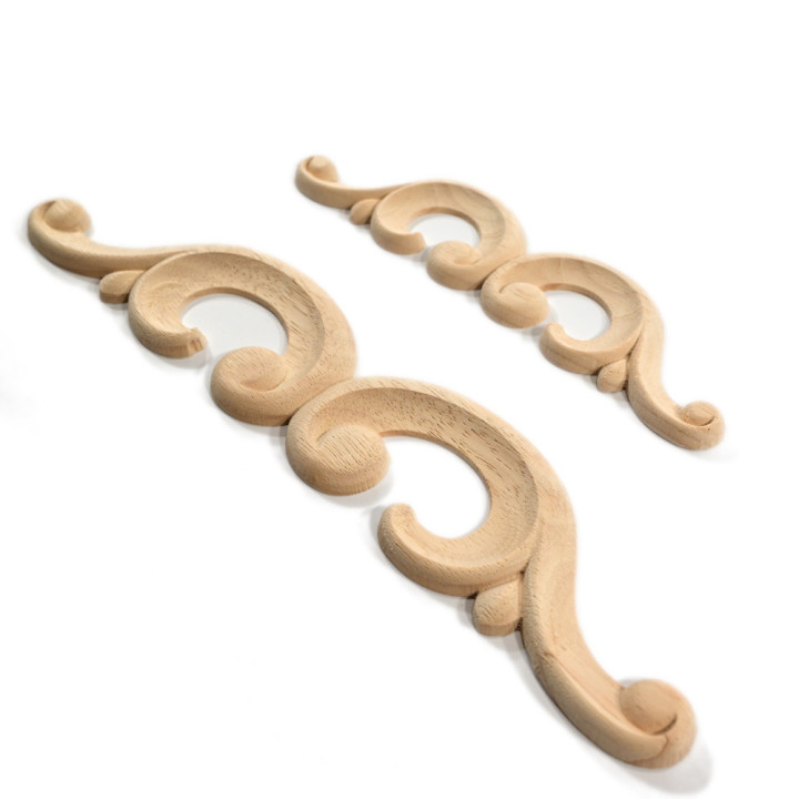 Gran variedad de adornos para puertas y ornamentos de madera