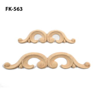 Gesneden houten ornamenten gemaakt van exotisch hout.