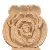 Peça ornamental de madeira com padrão de rosa