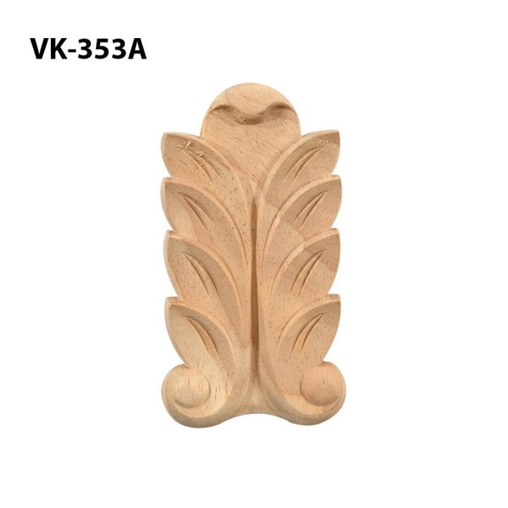 Träprydnader med akantusbladsnideri