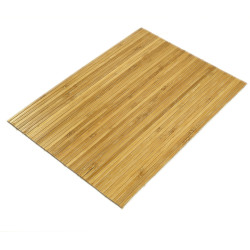 Holzpaneele können auch für Dekorzwecke als Türeinlagen, Schranktüren benutzt werden