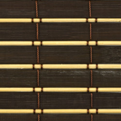 Een aangename donkere tint bamboe wandbekleding