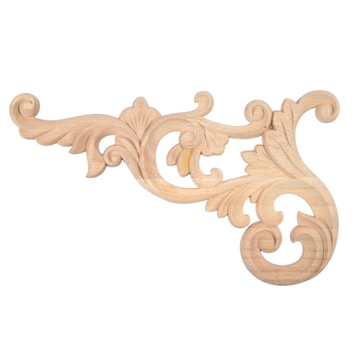Asymetrický vyřezávaný dřevěný ornament