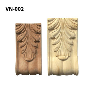Dřevořezba hlavice sloupu s akantovými listy ornamentika
