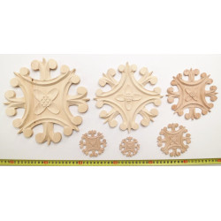Wood appliques of multiple sizes