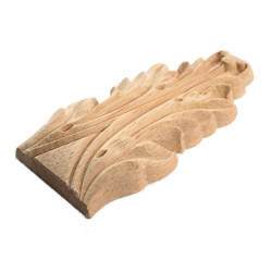 Дървени корнизи с шарки от акантови листа