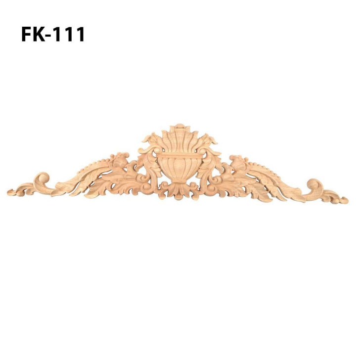 Udskårne træornamenter af eksotisk træ