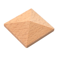 Snidade träprydnader, pyramiddekorationer i trä för möbler