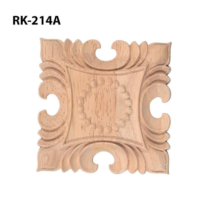 Quadratische Holzschnitzerei für das Möbel restaurieren
