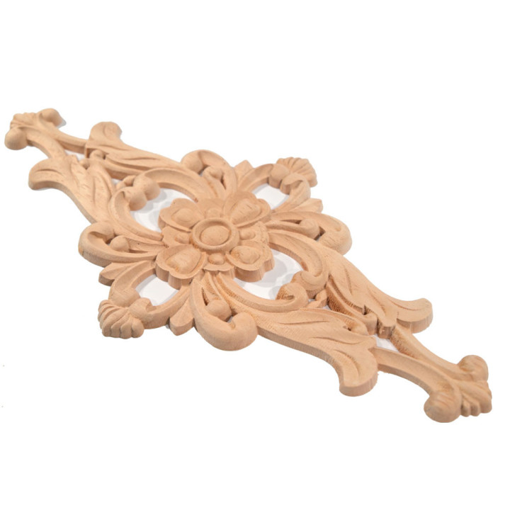 Sculpture sur bois à motif fleurs chez Naturtrend