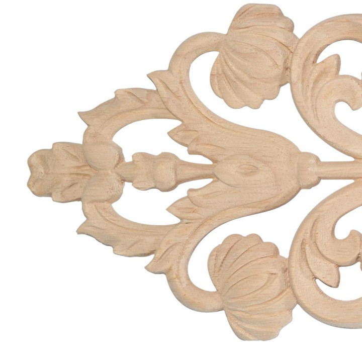 Rzeźbienie w drewnie z ornamentem kwiatowym w sklepie Naturtrend