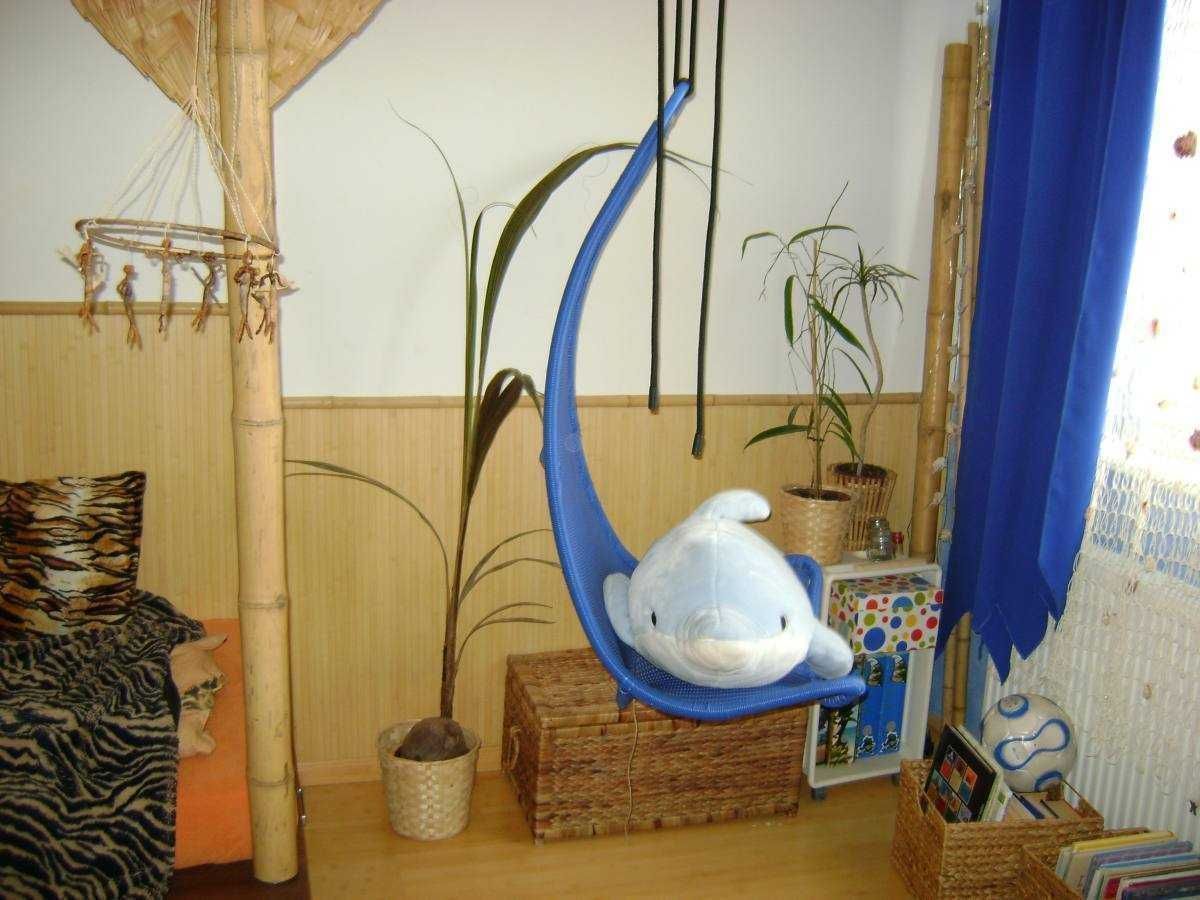 El papel pintado de bambú es fácil de limpiar, excelente para cubrir acogedoras habitaciones infantiles.