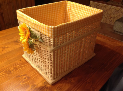 A simple basket with a natural beauty to decorate your table. Hand woven. Made of rattan material, binding cane and rattan core