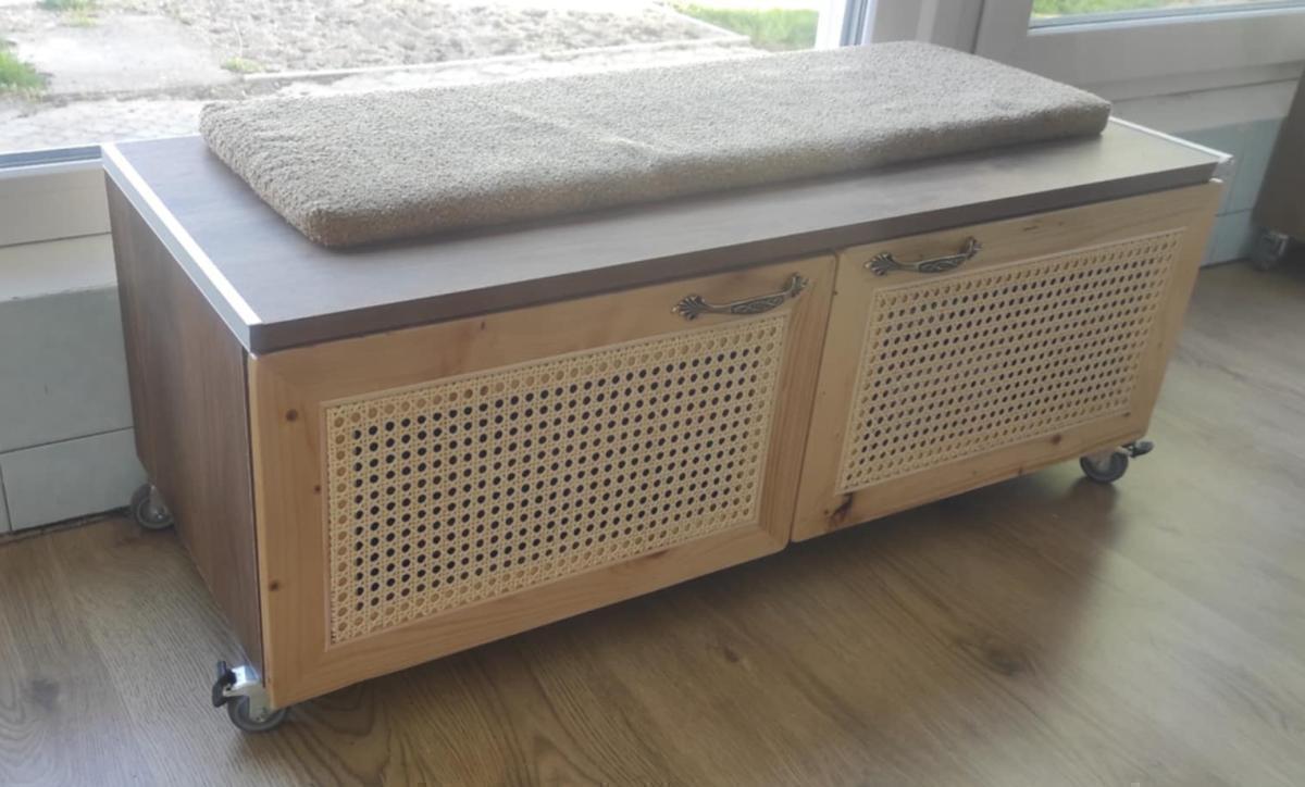 Egyedi bútorokhoz és jól szellőző ajtókhoz válassza a thonet nádfonatot. Természetes rattan nádszövet radiátor takaróhoz és térelválasztóhoz a Naturtrendtől.
