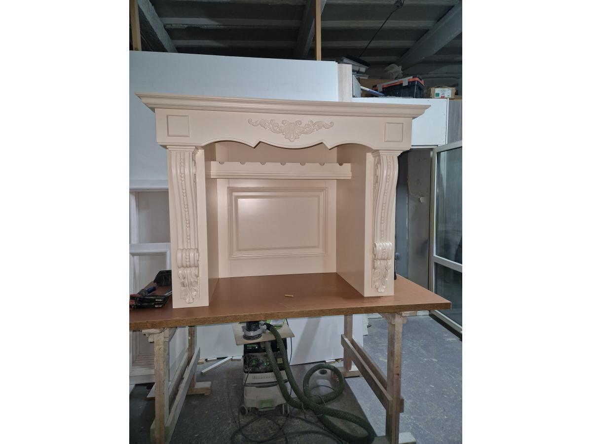 Compre en nuestra colección de adornos tallados. Con hojas de acanto patrón, molduras de corona, y palmetta para la fabricación de muebles profesionales o cabeceros diy.