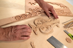 A renovação dos móveis de madeira é muito simples com os ornamentos de madeira esculpida, motivos de escultura em madeira. Escolha entre as nossas centenas de ornamentos!